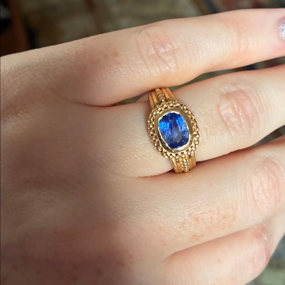 18k solid granulated gold ring with cornflower blue natural sapphire - Picture 4 of 7